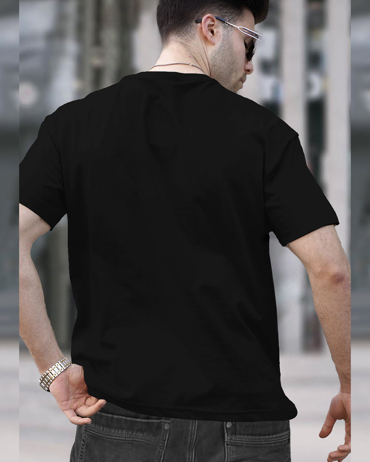 (Pack Of 1) Men Half Sleeve Round Neck Plain Black T-shirt