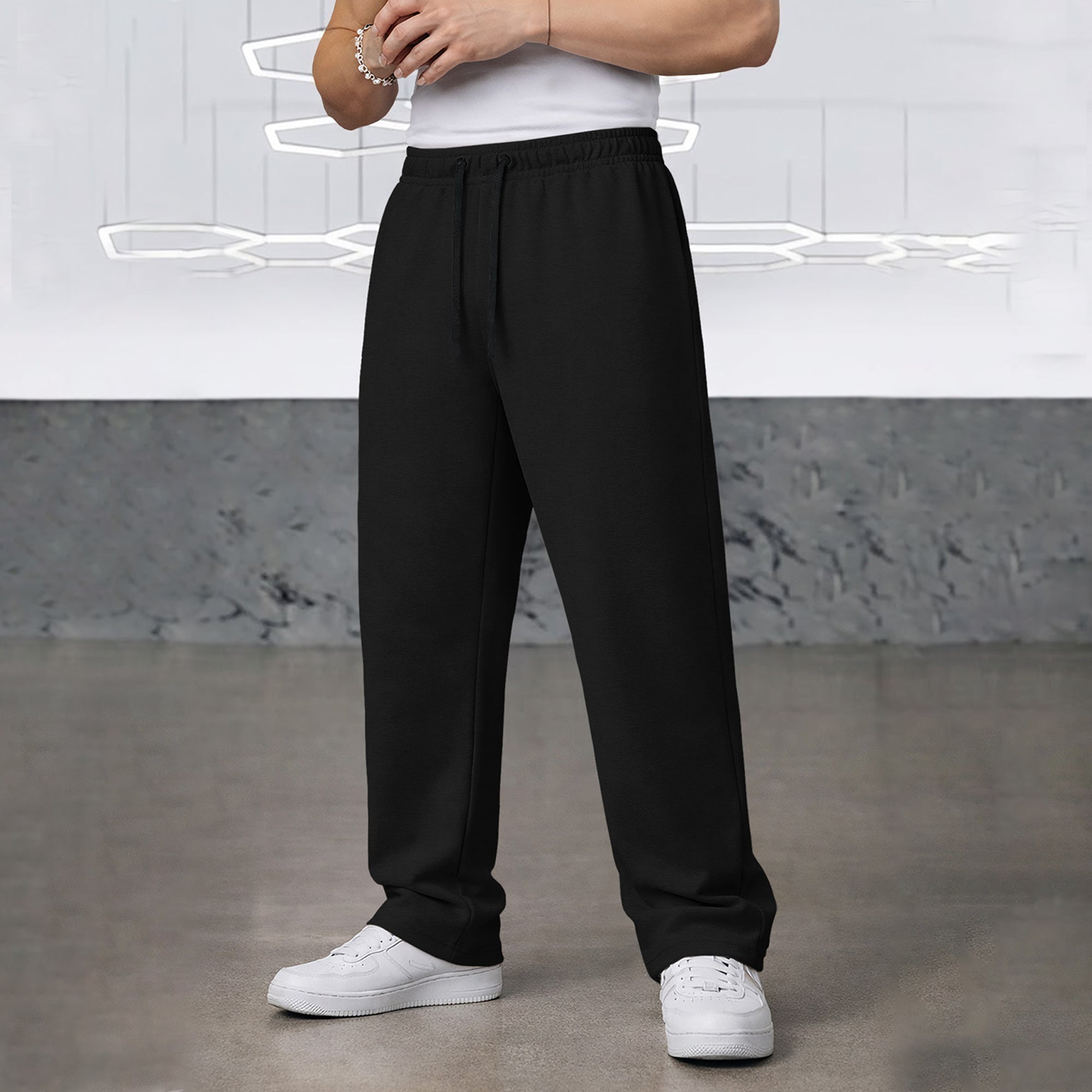 TRIPR Men Solid Loose Fit TrackPant Black