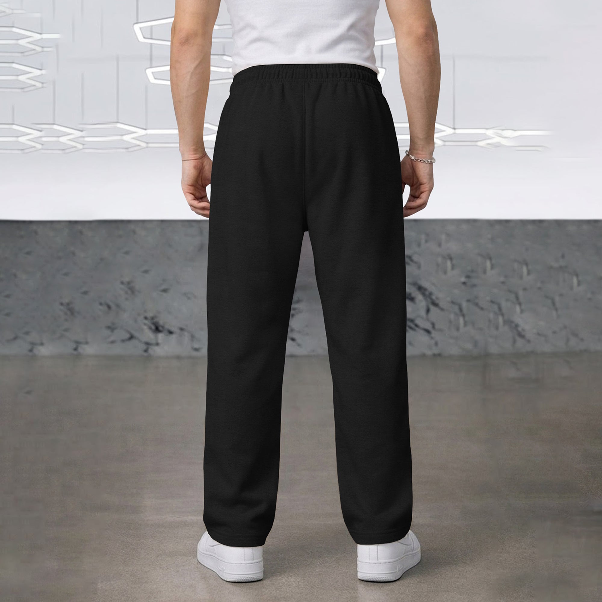 TRIPR Men Solid Loose Fit TrackPant Black