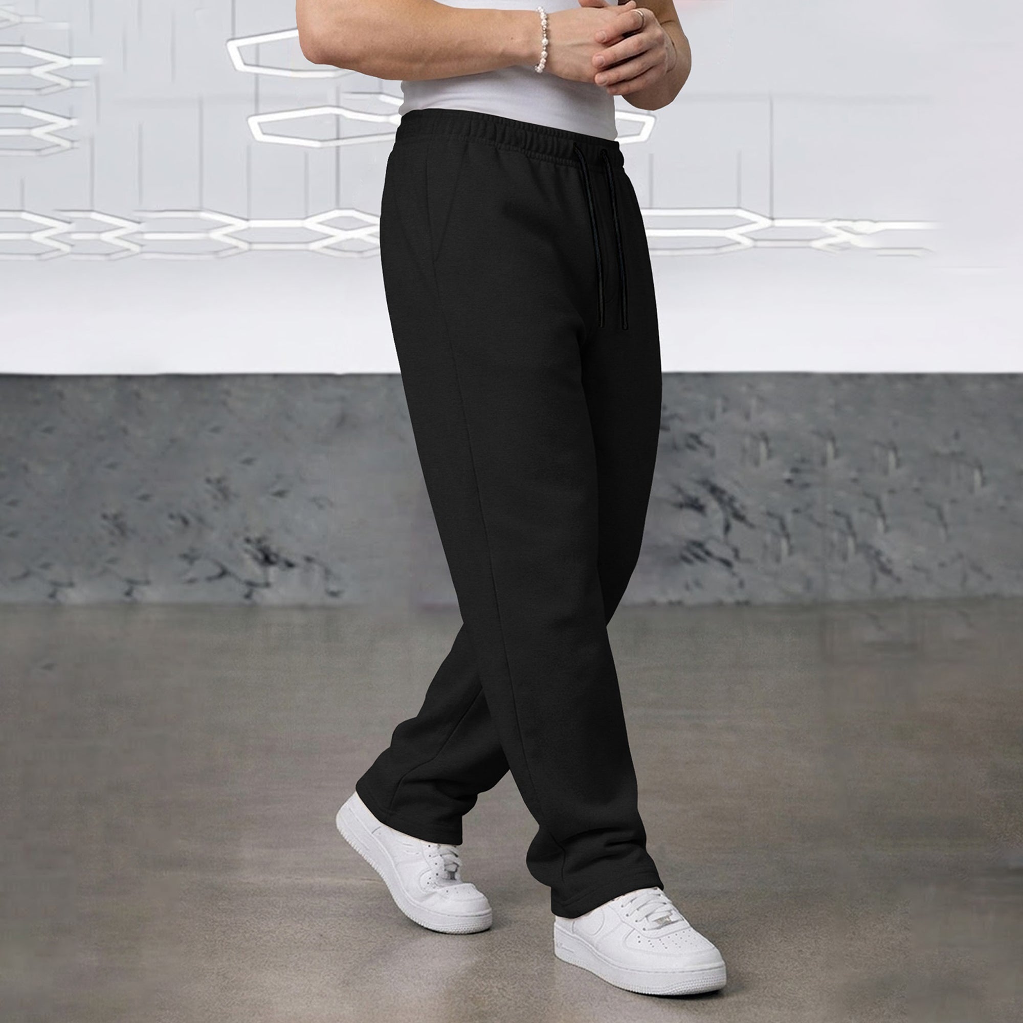 TRIPR Men Solid Loose Fit TrackPant Black