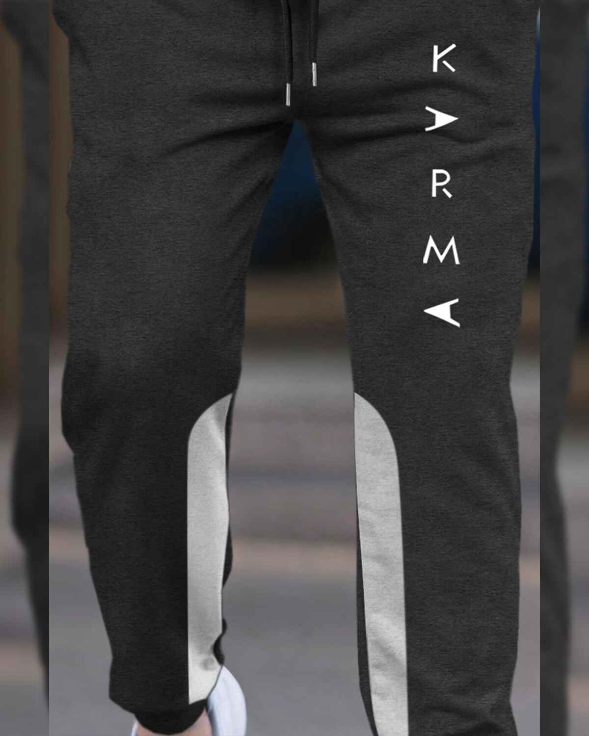 Men Printed Ankle Fit Cuffed Jogger / Charcoal & Grey
