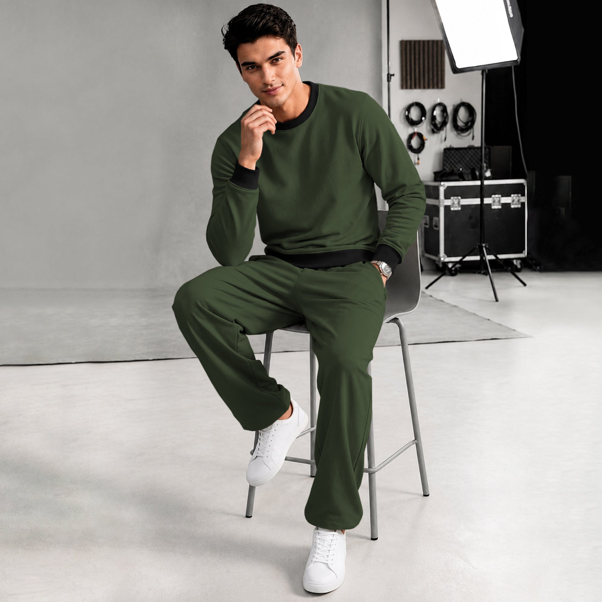Mens Colorblocked Full Sleeve Round Neck Winter Sweatshirt Olive Green