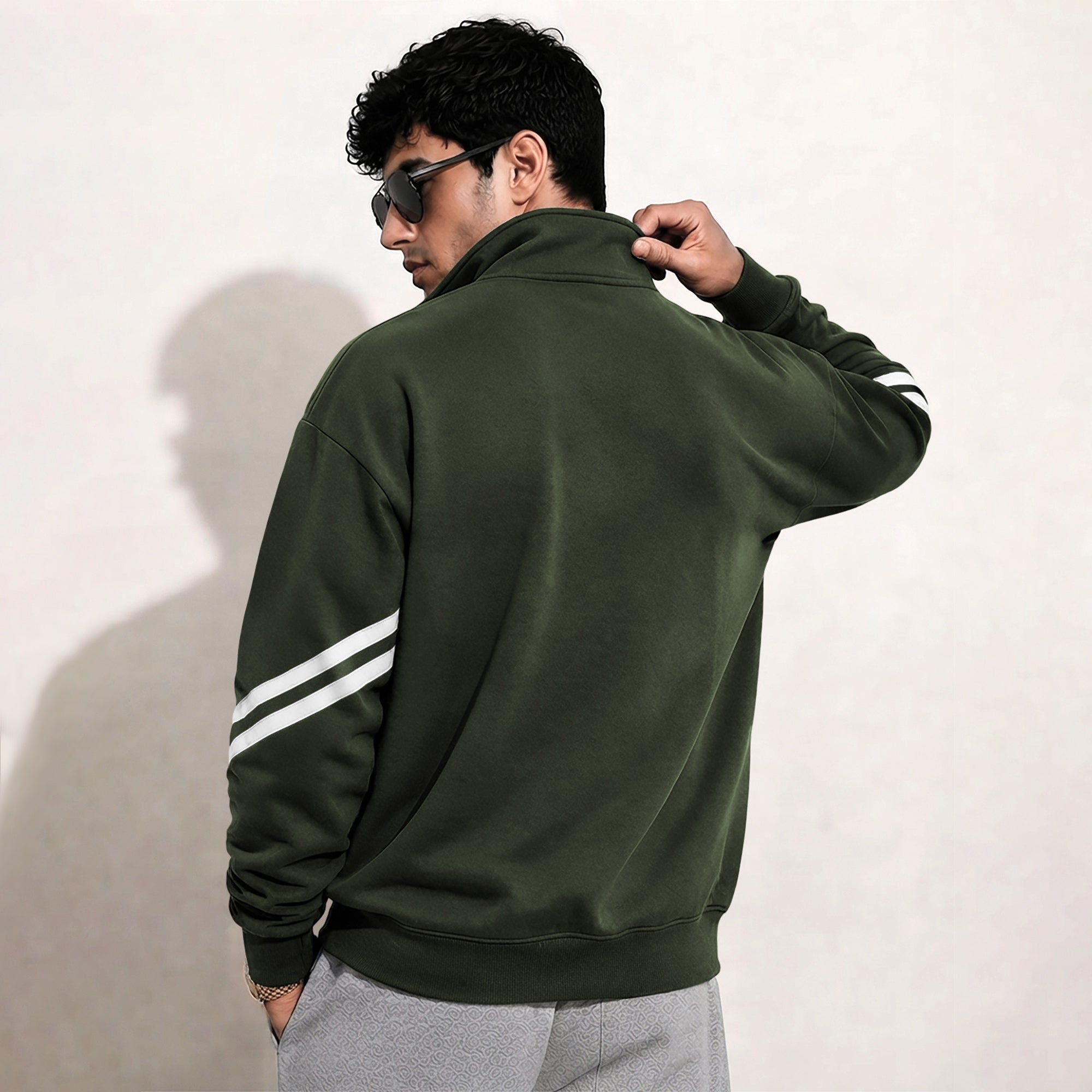 Mens Contrast Stripe Full Sleeve Pullover Sweatshirt Olivegreen