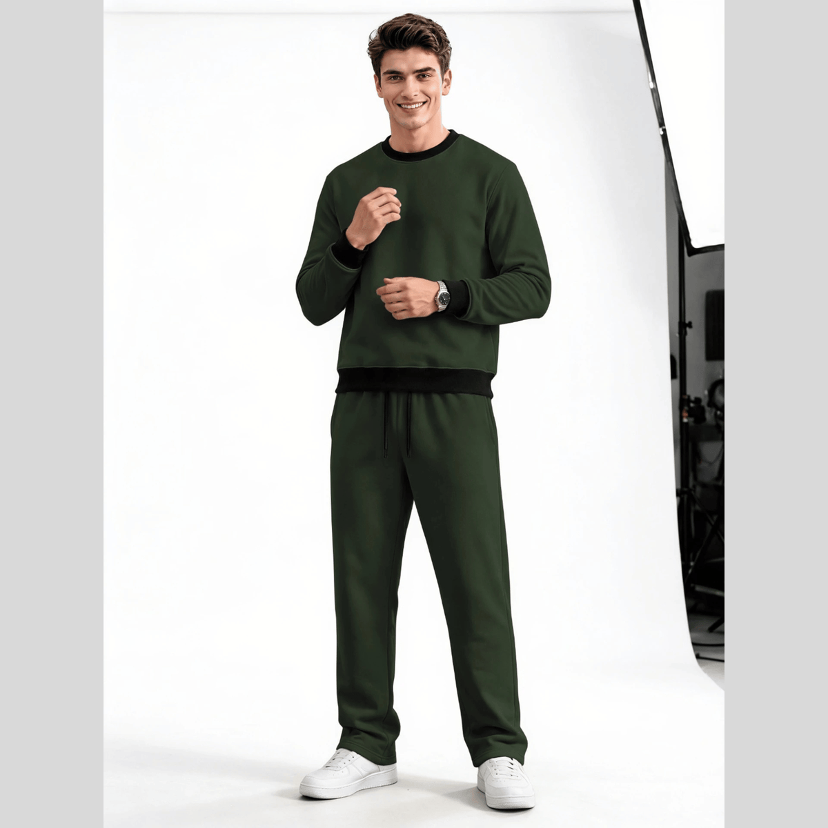 Mens Round Neck Color Blocked Swaeatshirt  Winter Tracksuits