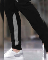 Men Printed Ankle Fit Cuffed Jogger / Black