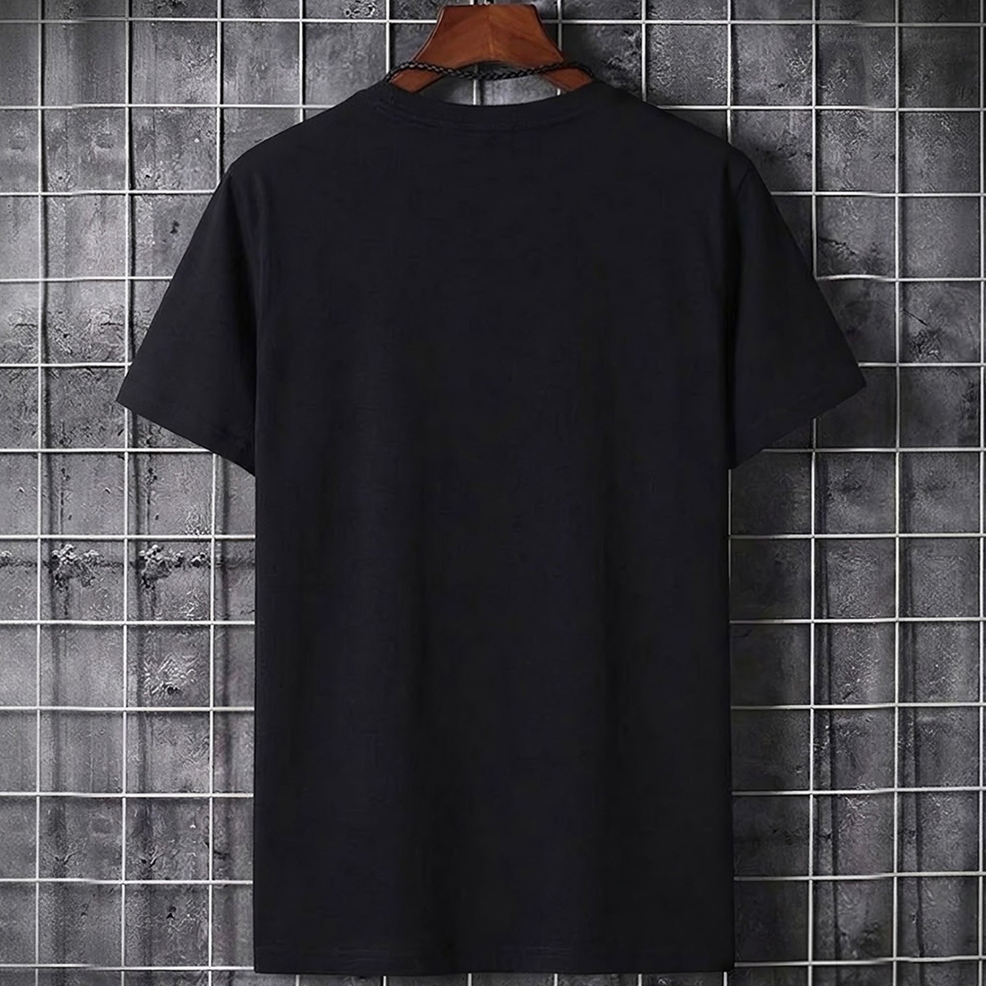 Men Simple Print Half Sleeve T-shirt Black