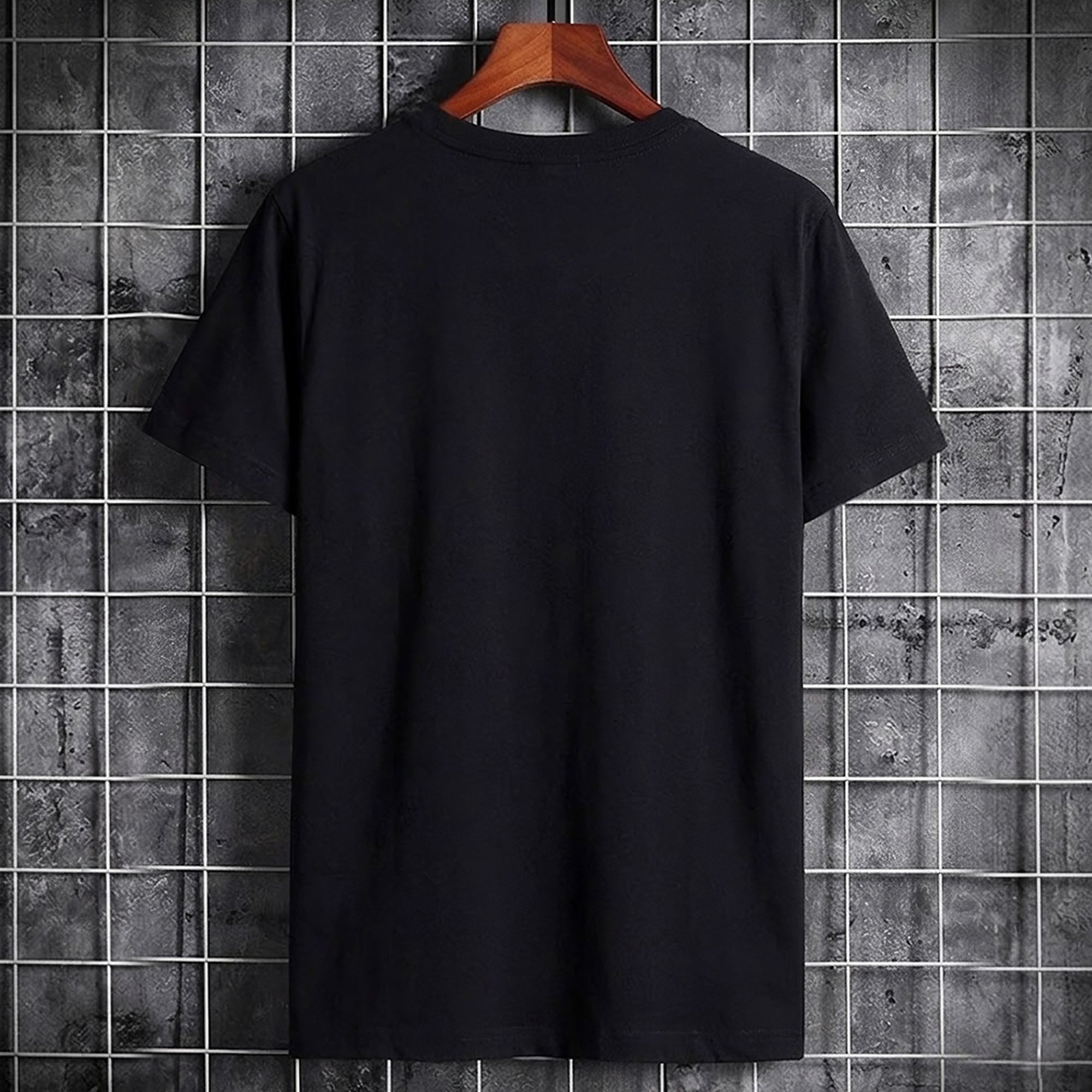 Men Simple Print Half Sleeve T-shirt Black