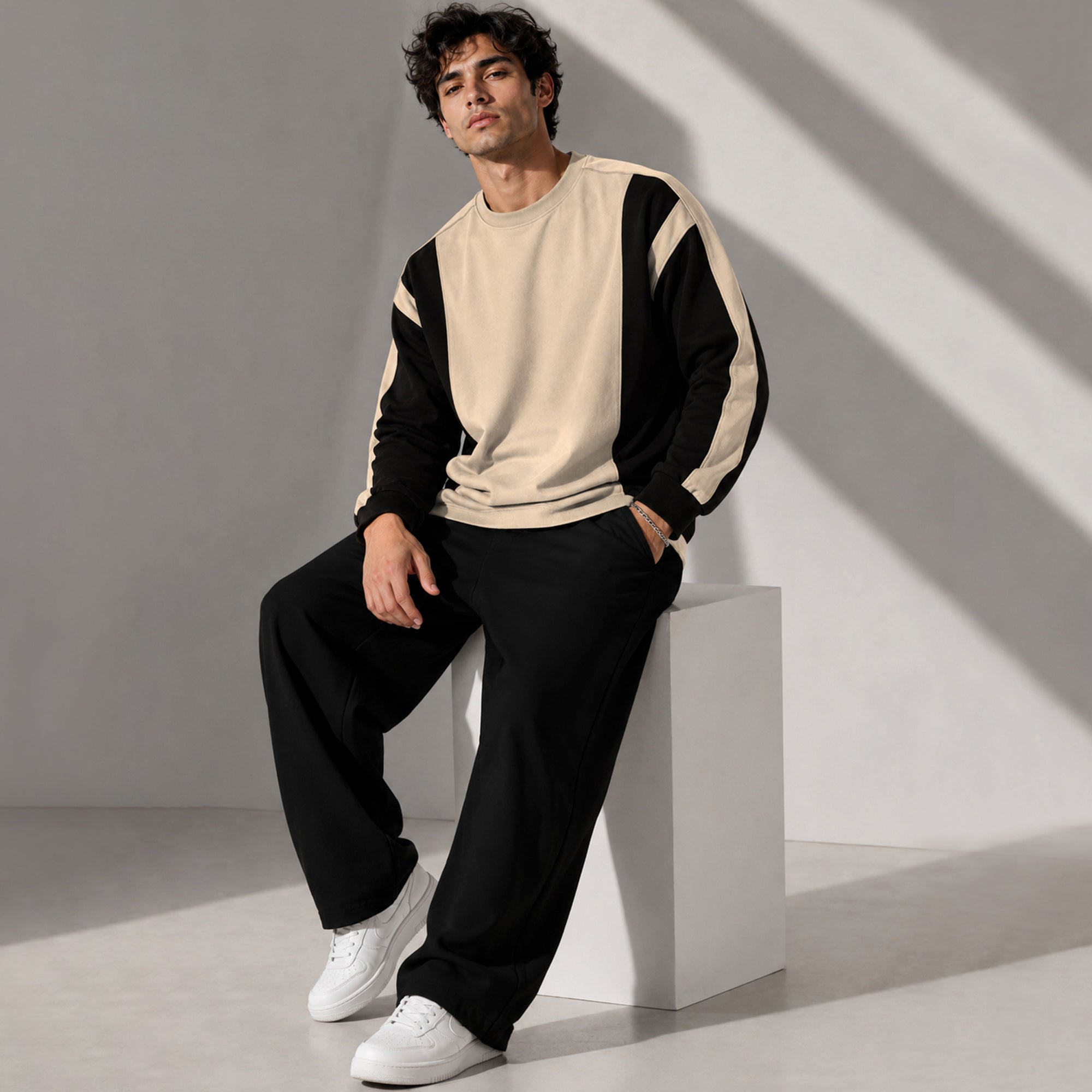 Full Sleeve Crew Neck Dual Color Winter Sweatshirt Black