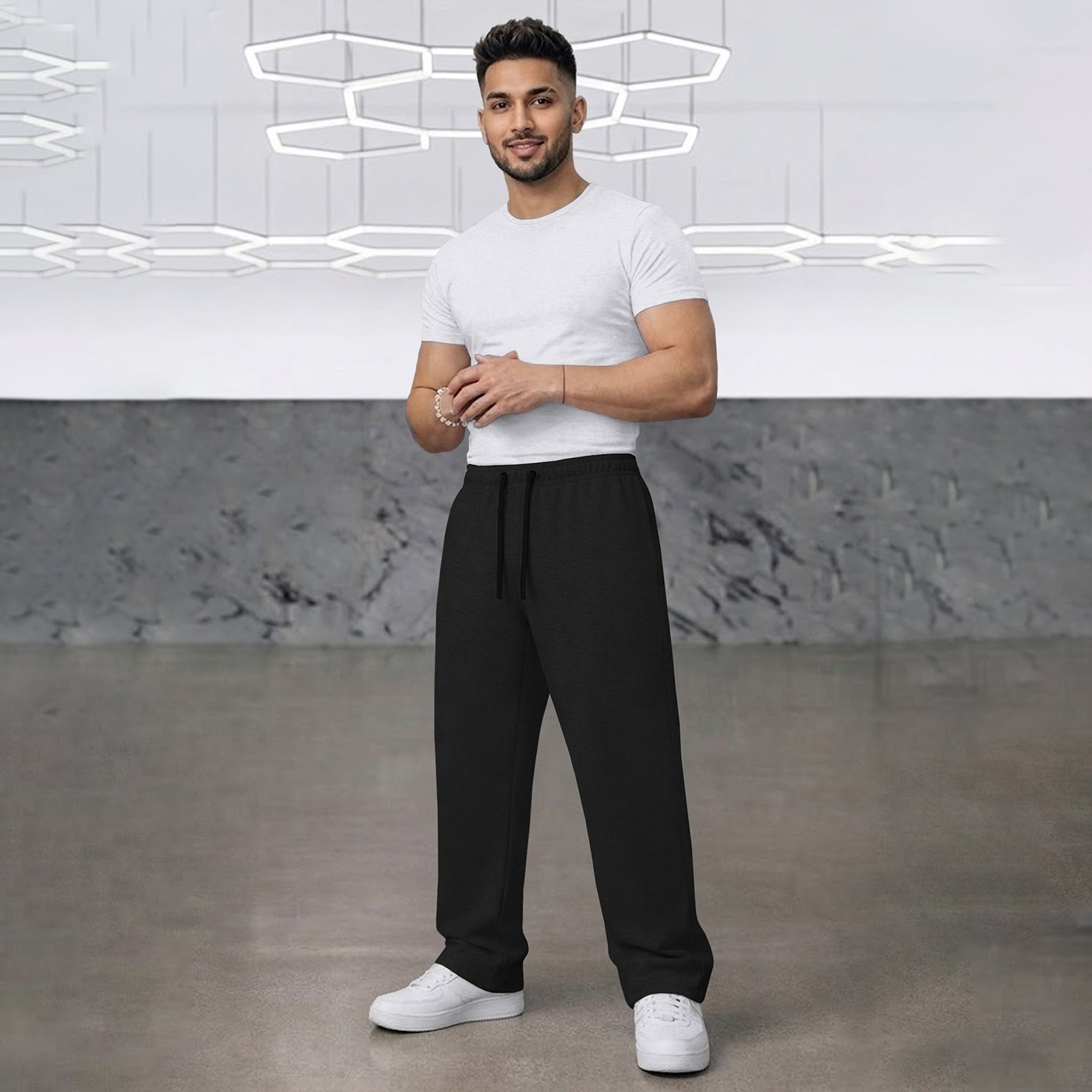 TRIPR Men Solid Loose Fit TrackPant Black