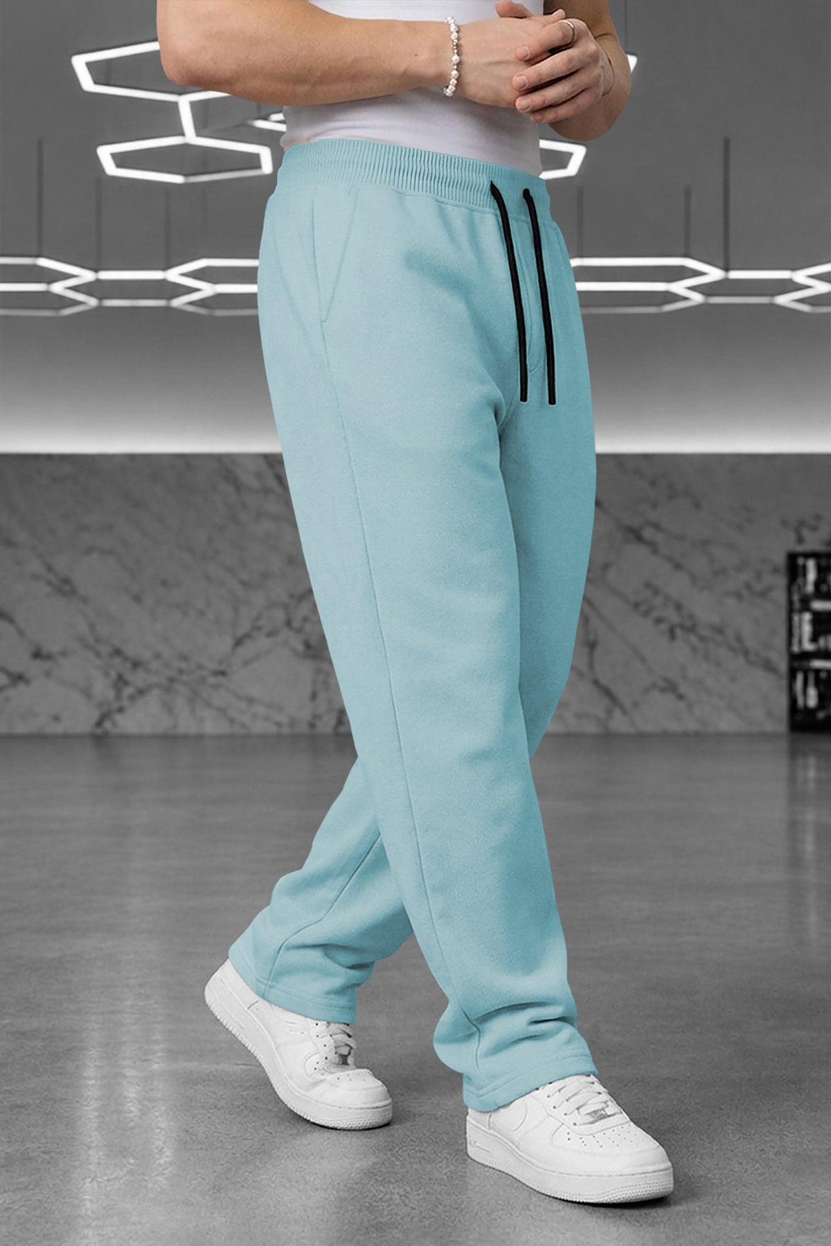 TRIPR Men Solid Loose Fit TrackPant Light Blue