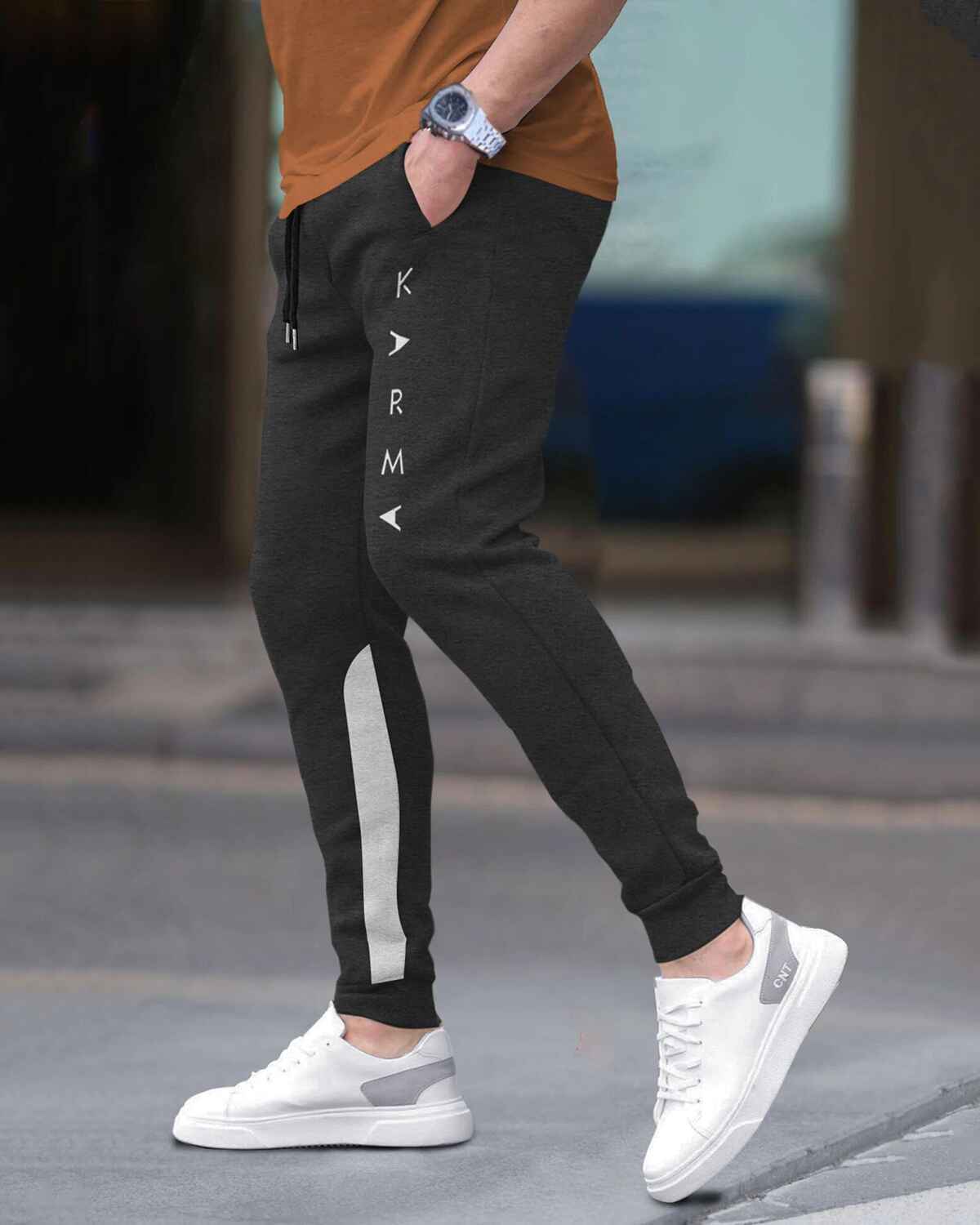 Men Printed Ankle Fit Cuffed Jogger / Charcoal & Grey