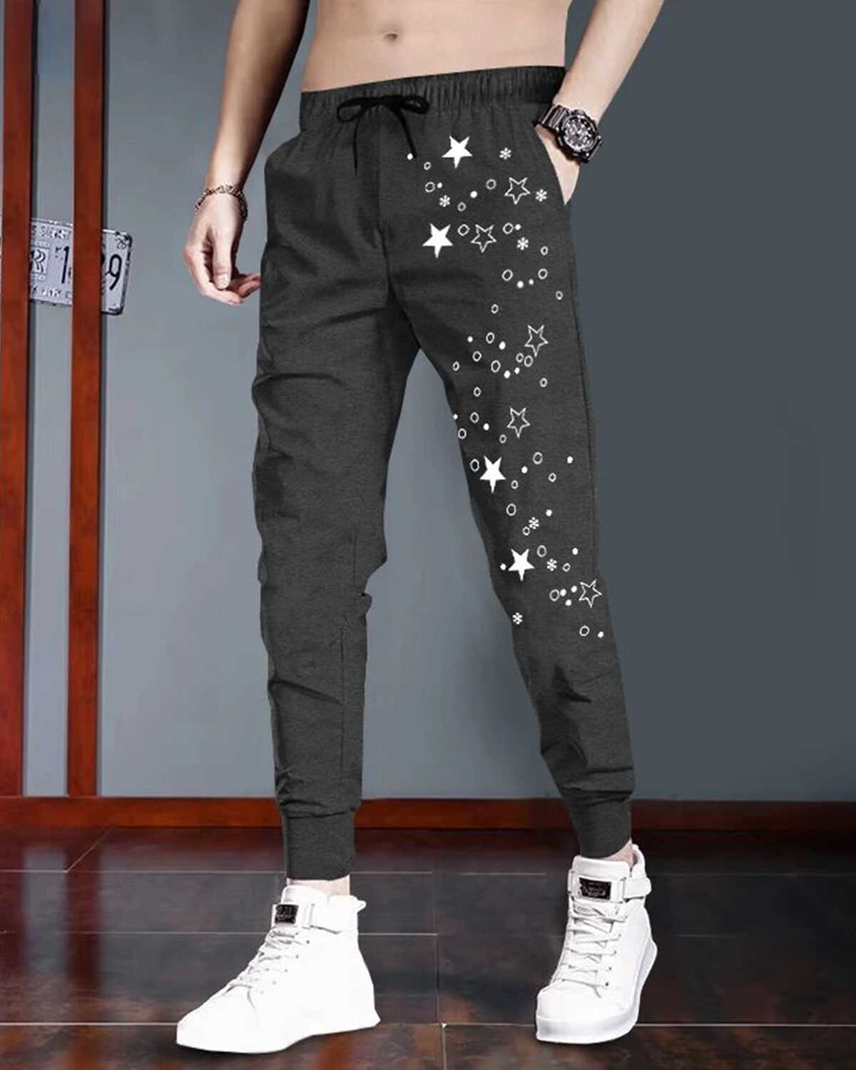 Men Star Printed With Cuffed Trackpant / Darkgrey & White