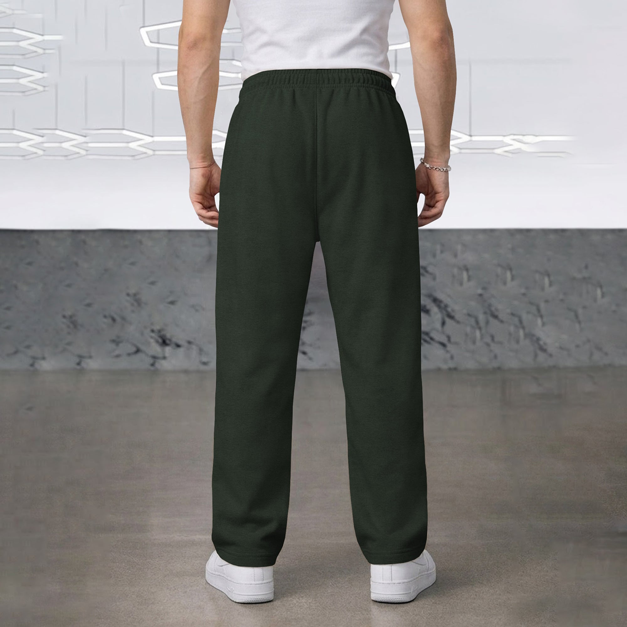 TRIPR Men Solid Loose Fit TrackPant Olivegreen