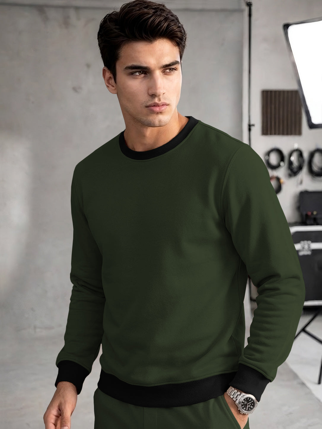 Mens Colorblocked Full Sleeve Round Neck Winter Sweatshirt Olive Green