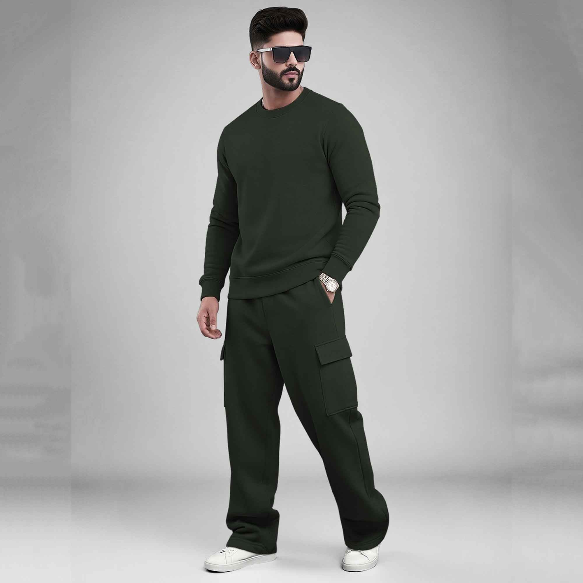 Round Neck Sweatshirt and Baggy Cargo Matching Outfits